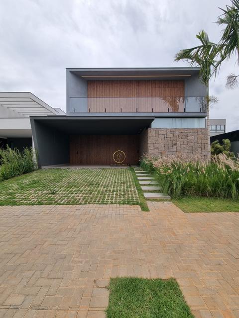 Casa à venda em Campinas, 368m², 4 suítes e piscina - Residencial Arborais Campinas